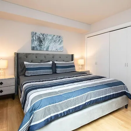 Comfy Cozy Apt With Pool & Hot Tub In Downtown La'